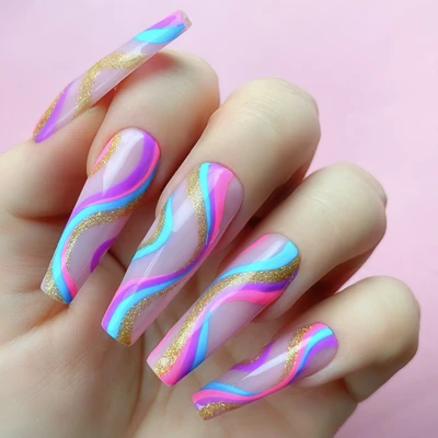 Kiara Sky / Nail Art